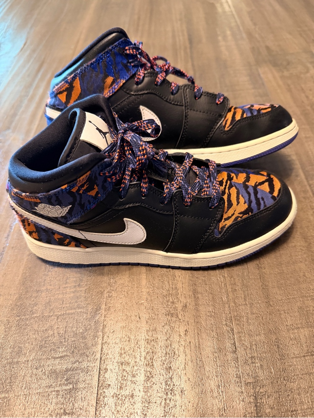 Nike Jordan 1 Mid GS ‘Tiger Stripe’ Black/White/Rush Violet AV5174-005 Size 6.5Y